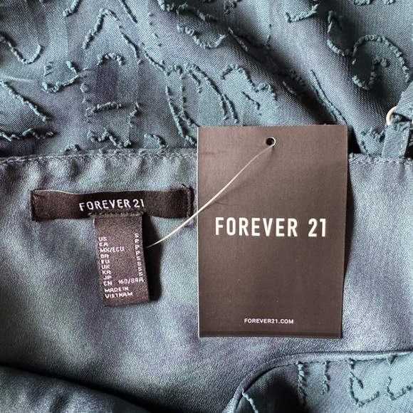 Brand new with tag forever 21 dress - Picture 4 of 5